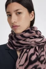 Fred Perry Amy Women’s Scarf Dusty Rose Pink ZEWPA5790