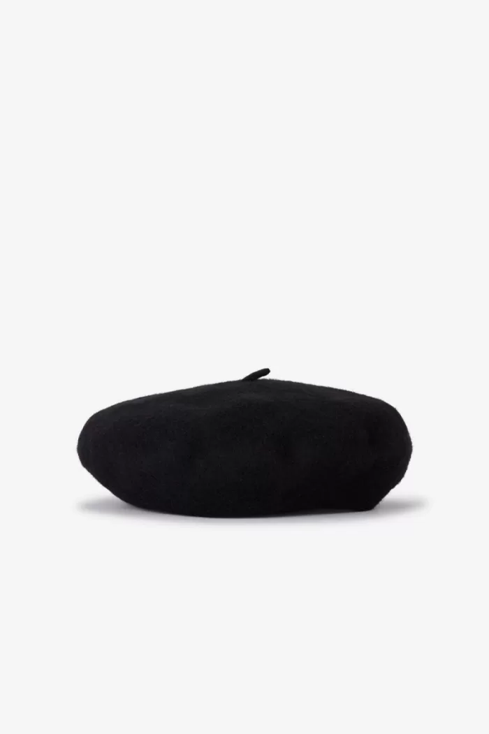 Fred Perry Beret Women’s Hats Black VSATB6098