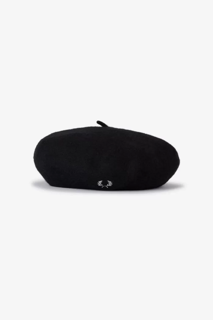 Fred Perry Beret Women’s Hats Black VSATB6098