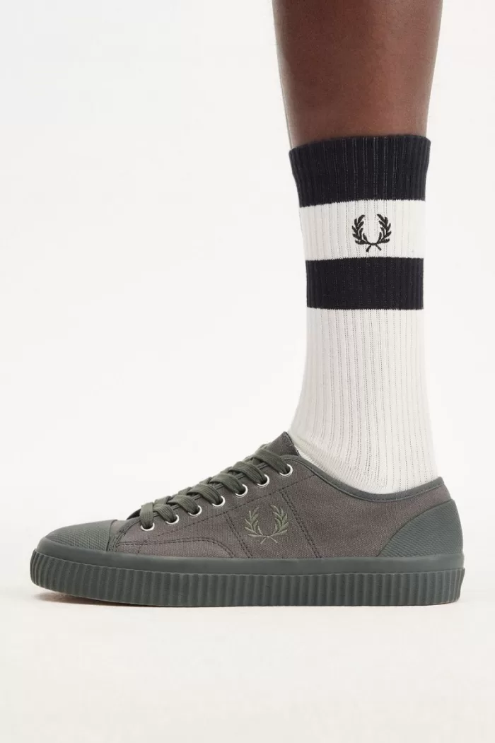 Fred Perry Low Hughes Men’s Plimsolls Field Green Warm Grey KDSNL2450