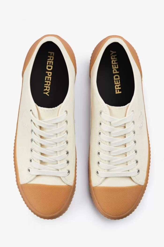 Fred Perry Low Hughes Women’s Plimsolls Beige Light Beige NUERQ2140