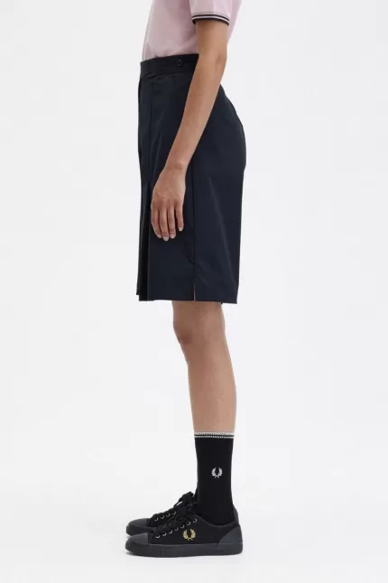 Fred Perry Pleated Women’s Shorts Black FYVAN7248